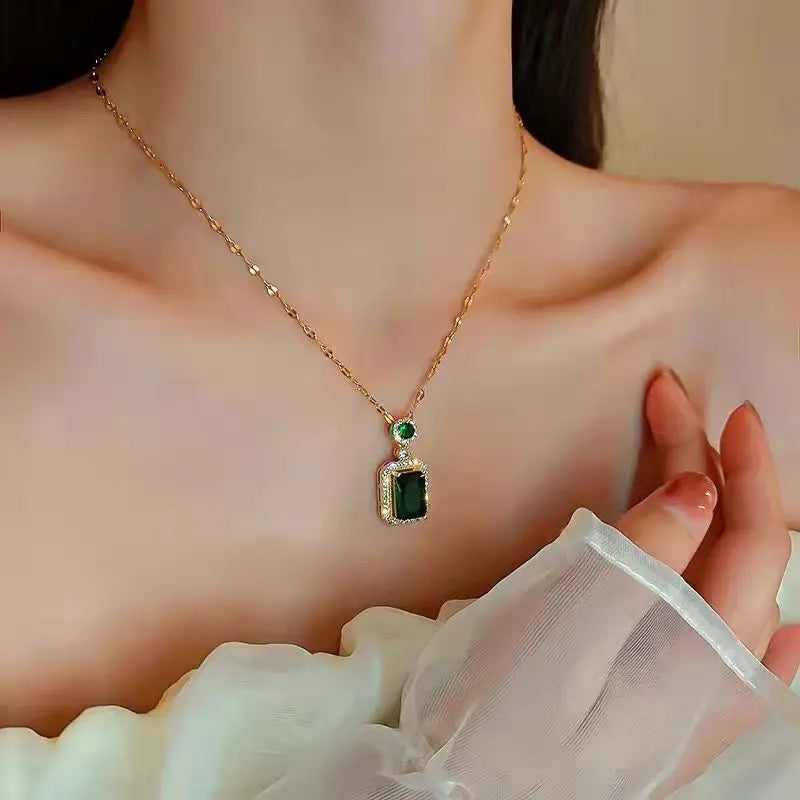 Square Luxury Emerald Pendant Necklace
