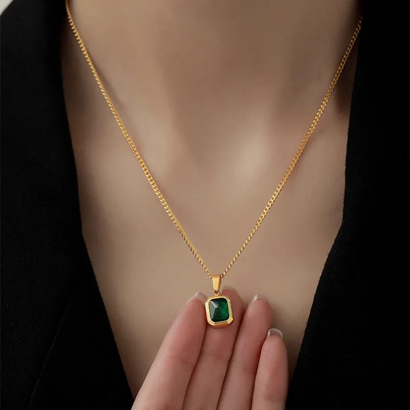 Retro Green Pendant Necklace