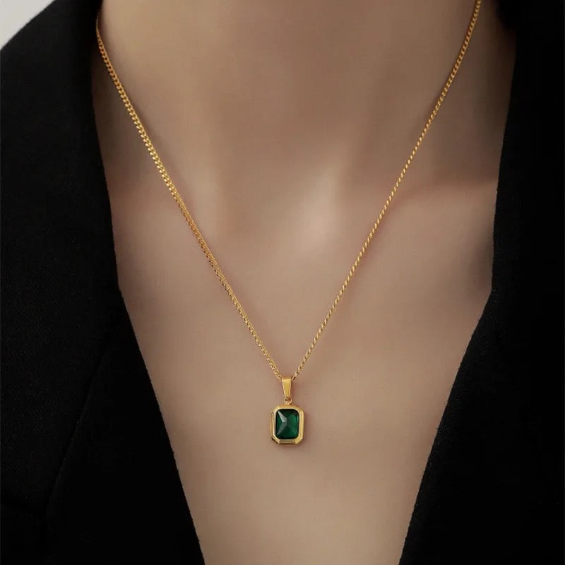 Retro Green Pendant Necklace