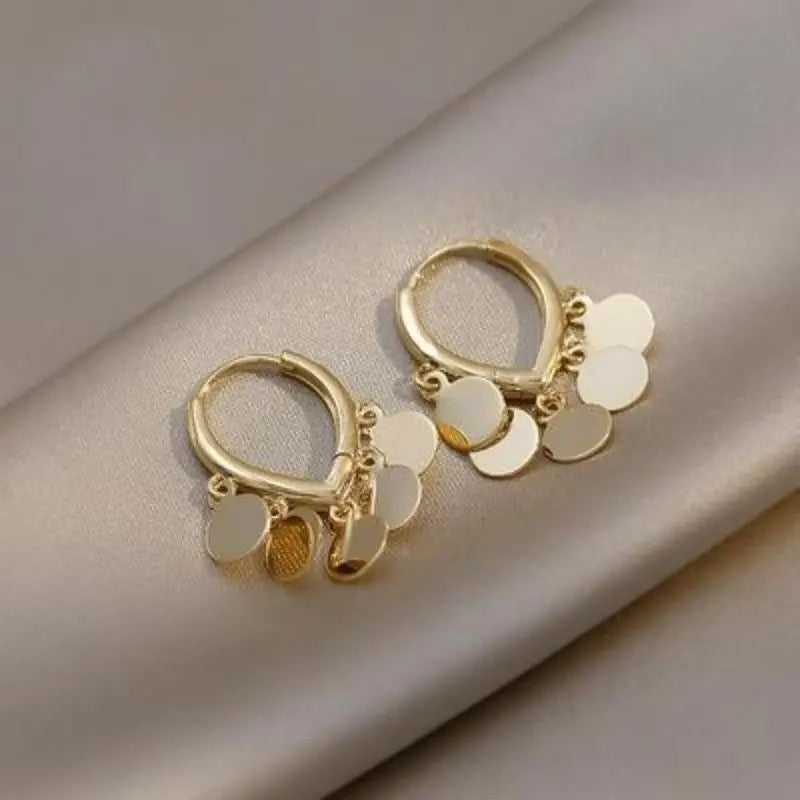 Jhumka Gira dey Hoops